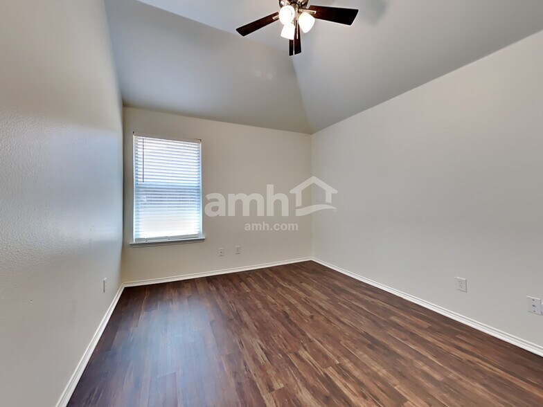 Building Photo - 4406 Shady Elm Dr