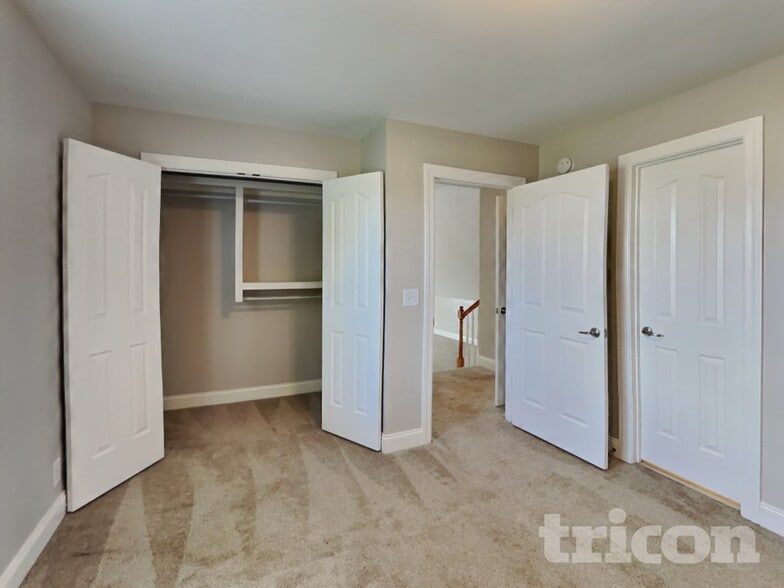 Building Photo - 1410 Deerskin Ct