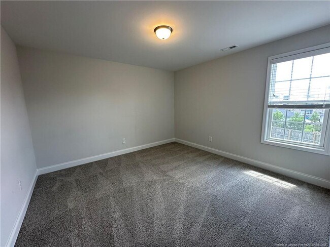 Building Photo - 5717 Pondhaven Dr