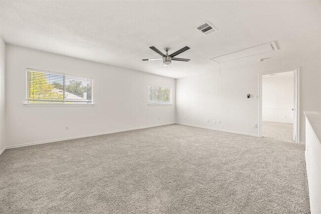 Building Photo - 1114 Thorn Creek Pl