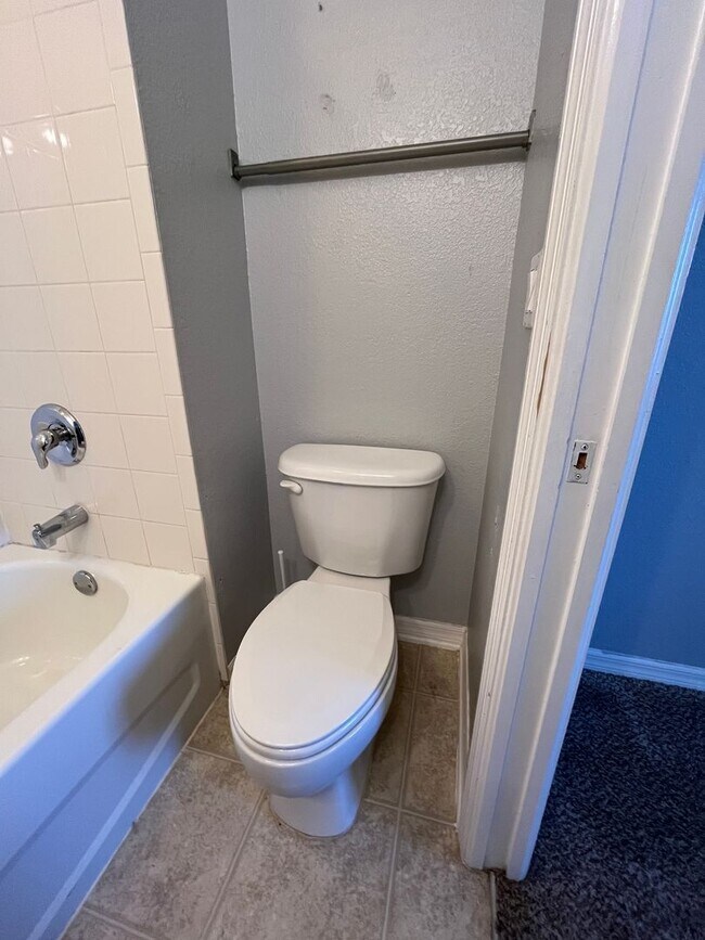 Building Photo - 26366 Nadir Rd