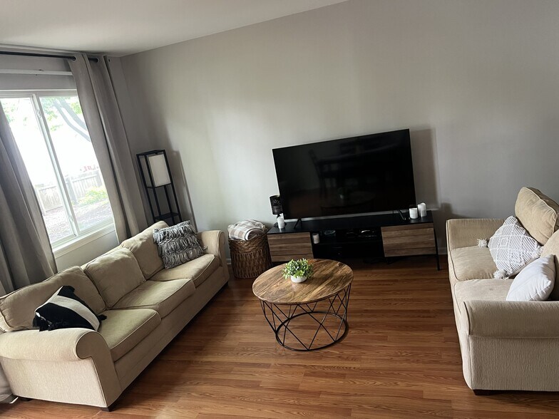 Building Photo - 2128 Fulham Dr