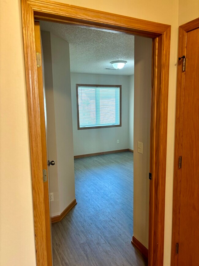 Building Photo - 323 Williamsburg Plz