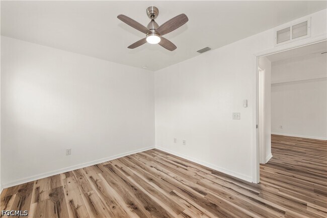 Building Photo - 3520 SW 17th Ave