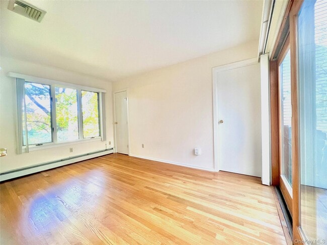 Building Photo - 15 Evon Ct