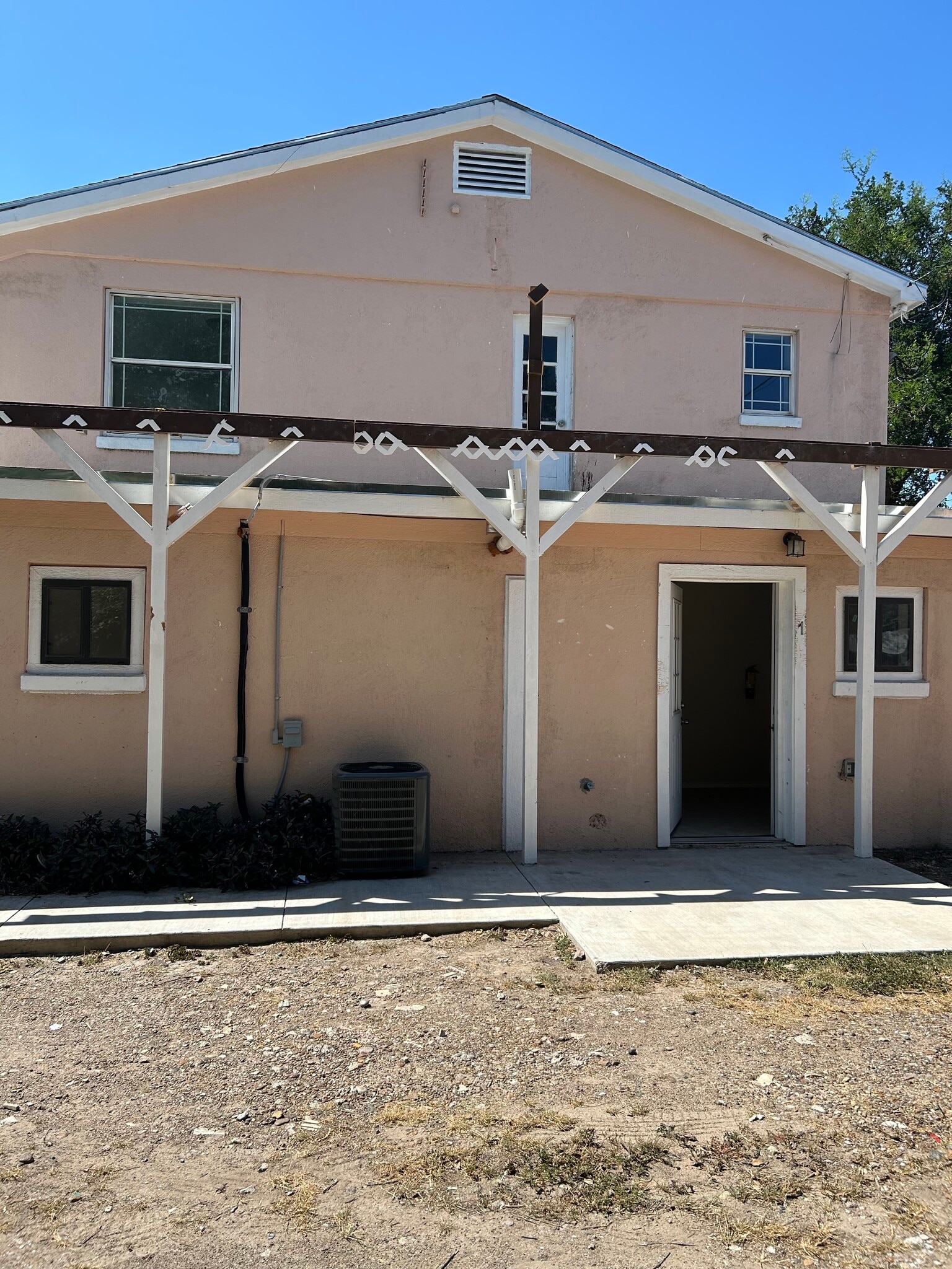 Building Photo - 428 S Texas Ave