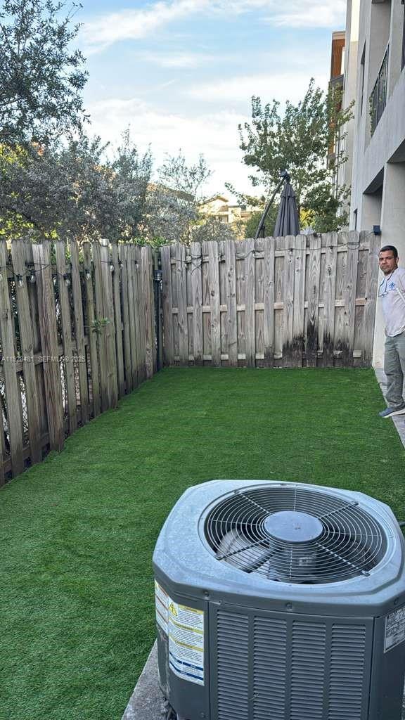 Building Photo - 7865 NW 104th Ave