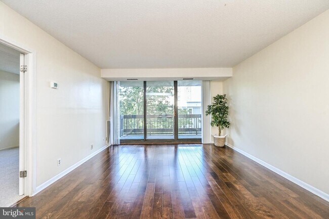 Building Photo - 5505 Seminary Rd