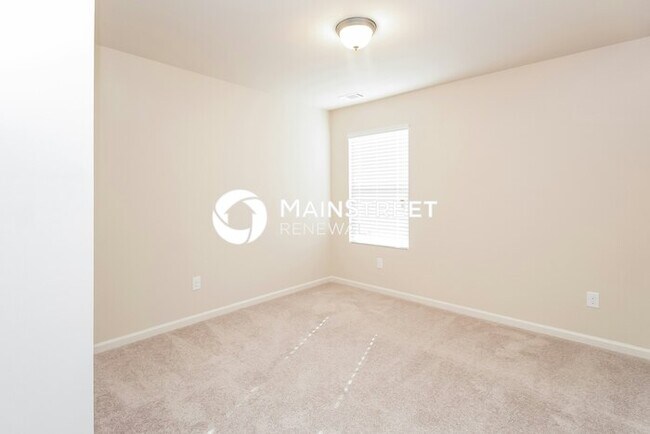 Building Photo - 4 Bedroom Pet-Friendly Home in Covington, ...
