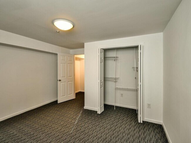 Building Photo - 1319 Belmont St NW