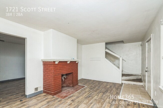 Building Photo - 1721 Scott St