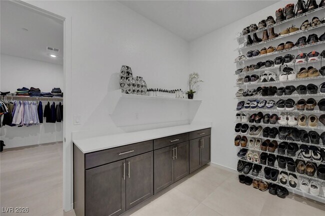 Building Photo - 10851 Mila Lndg Ave