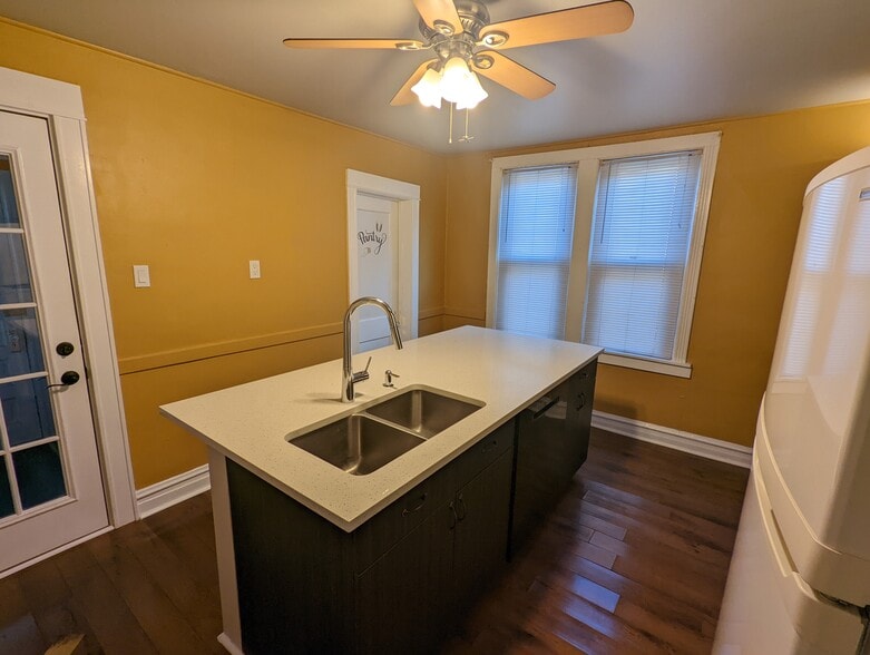 Kitchen-Pantry - 2835 S Harvey Ave