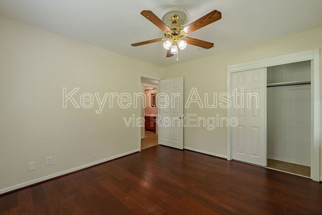 Building Photo - 4601 Lennox Dr