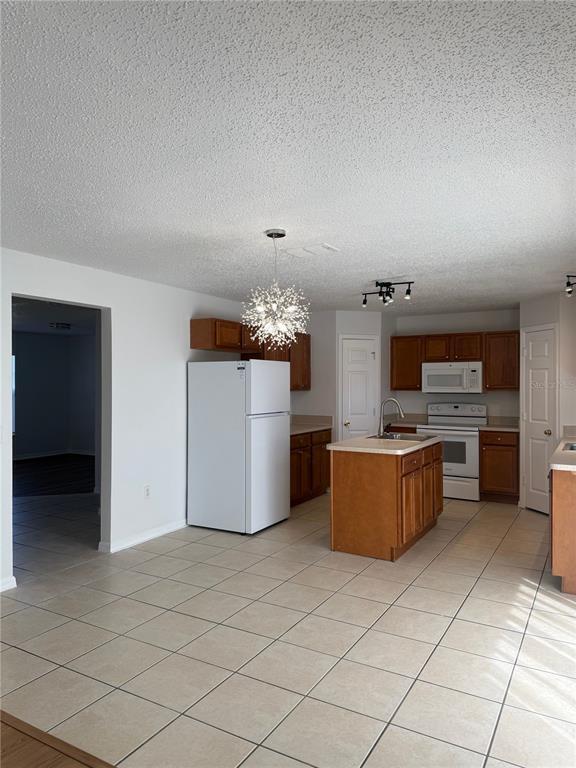 Building Photo - 1902 Huron Way