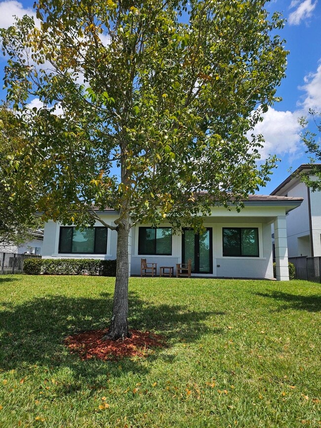 Building Photo - 10930 Windward St