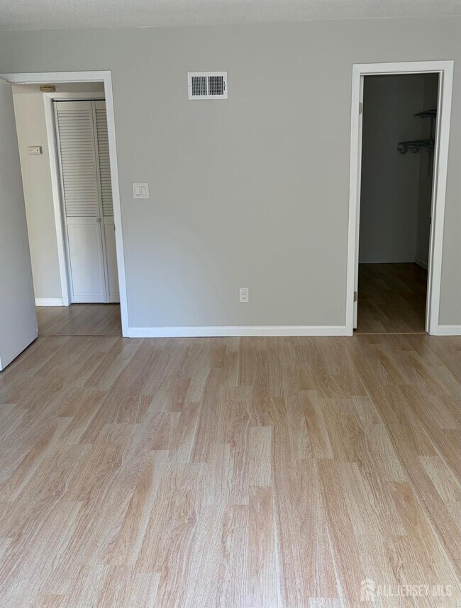 Building Photo - 43 Deerberry Ln
