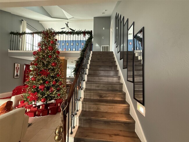 Building Photo - 12822 Skyknoll Ln