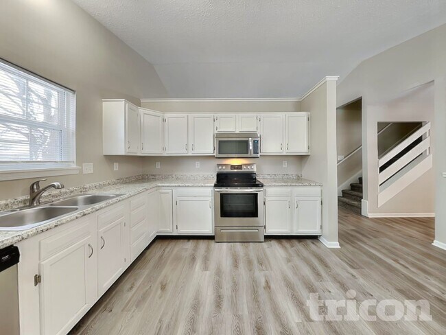 Building Photo - 1102 Berwyn Rd