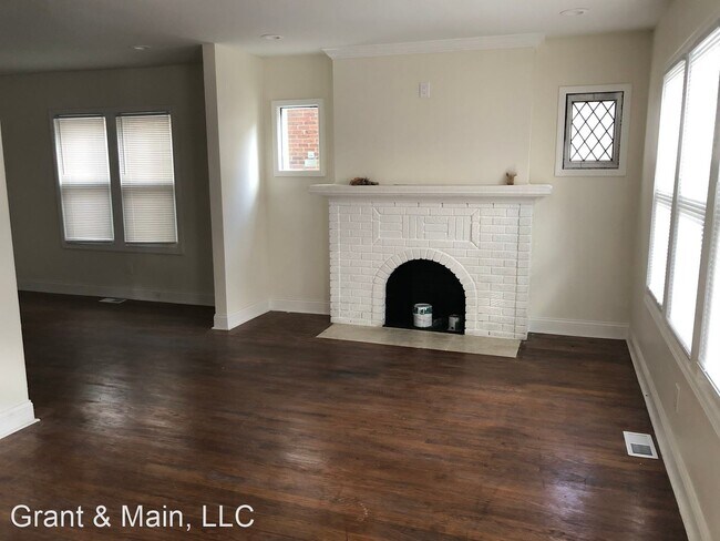 Building Photo - 3 br, 1.5 bath House - 16551 Roselawn