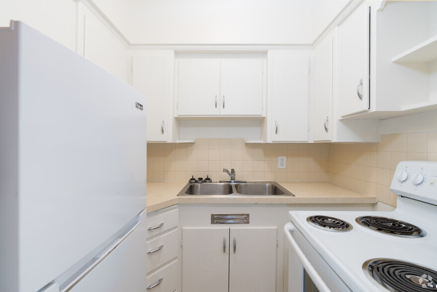 Primary Photo - Alcliff Apartments