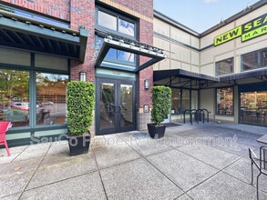 Building Photo - 1425 NE 61st Ave