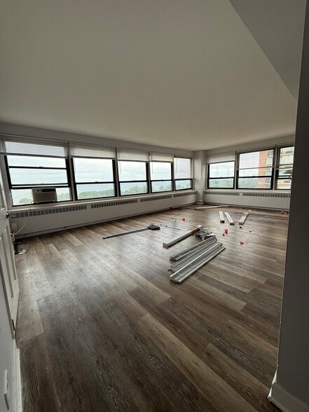 Primary Photo - 4230 N Marine Dr