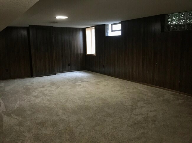 Family Room or 2nd Bedroom - 123 11th Ave N
