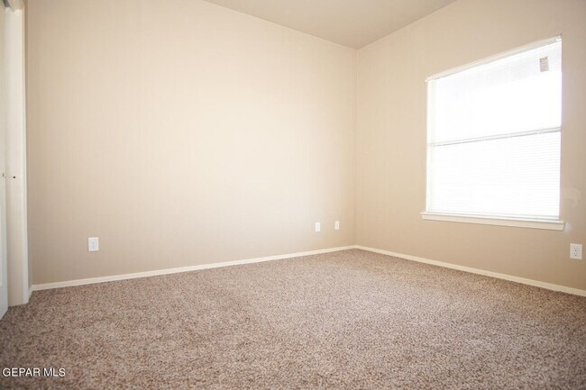 Building Photo - 12945 Hueco Hill Dr