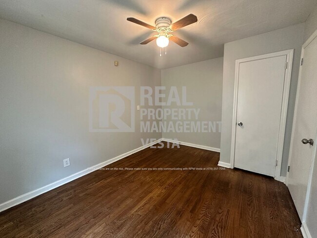 Building Photo - 3257 Ohara Dr S