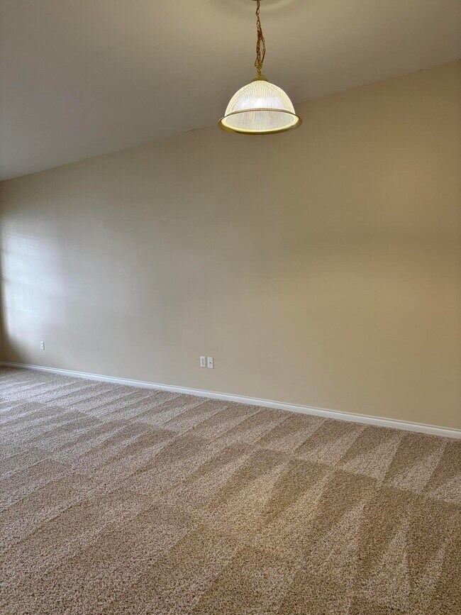 Building Photo - 534 Constitution St