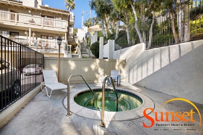 Building Photo - 3975 Hortensia St