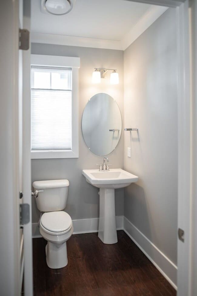 Building Photo - 2 BR 2.5 BA- Downtown Greenville Townhome- FOR RENT