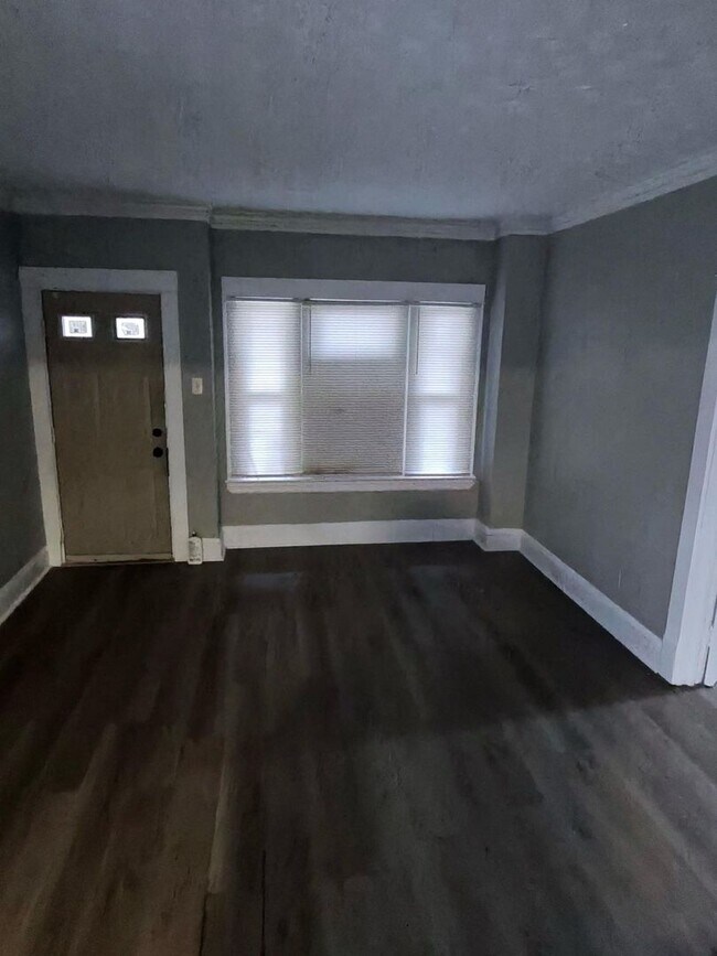 Building Photo - 10514 Mt Auburn Ave