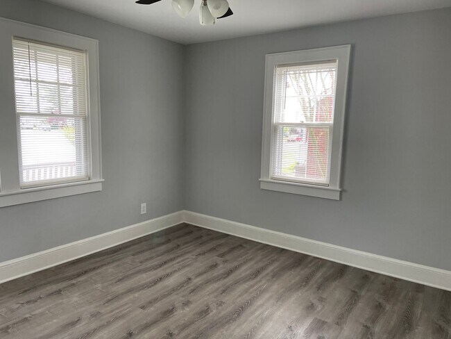 Building Photo - 127 Eggleston Ave