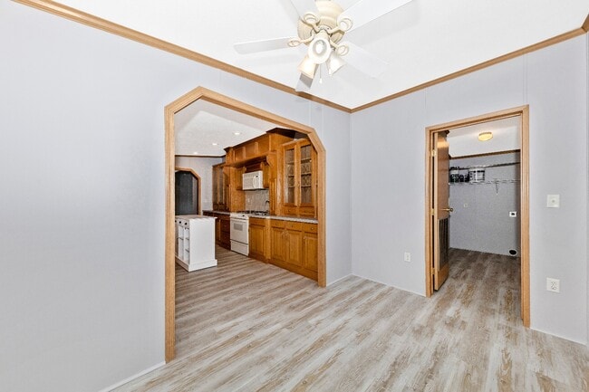 Building Photo - 16114 McGregor Dr