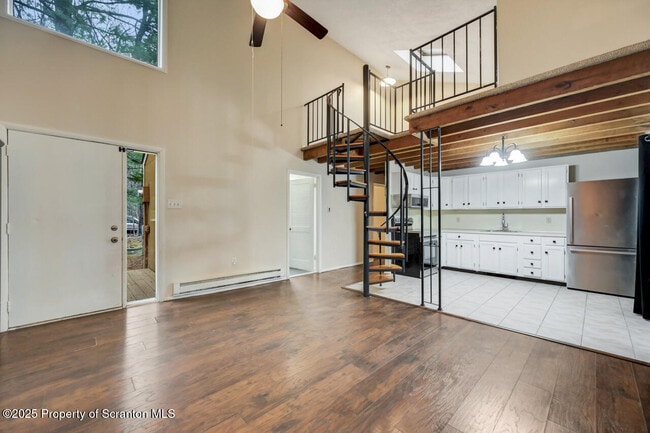 Building Photo - 300 Lake Rd