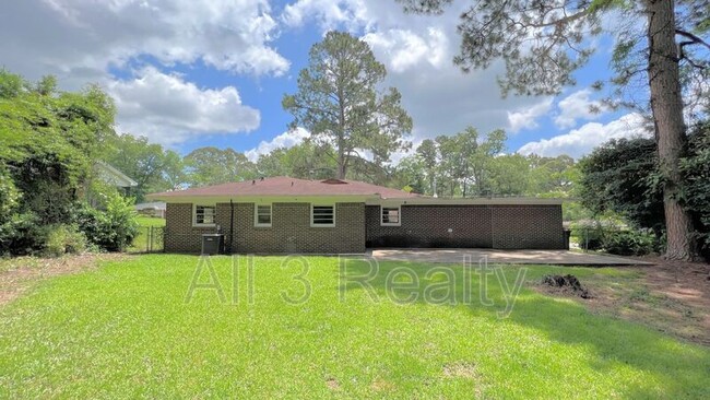 Building Photo - 924 Green Ridge Rd