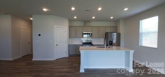 Building Photo - 1223 Hallman Br Ln