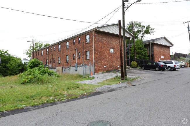 Primary Photo - West Wind Apartments