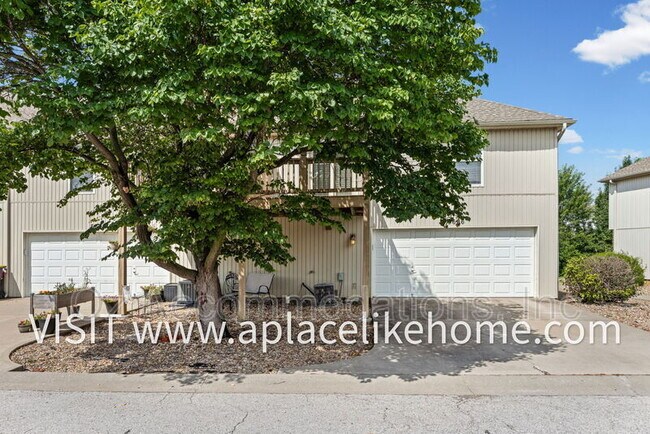 Building Photo - 8626 N Cleveland Ln