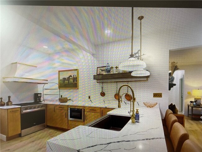 Building Photo - 911 S Main St