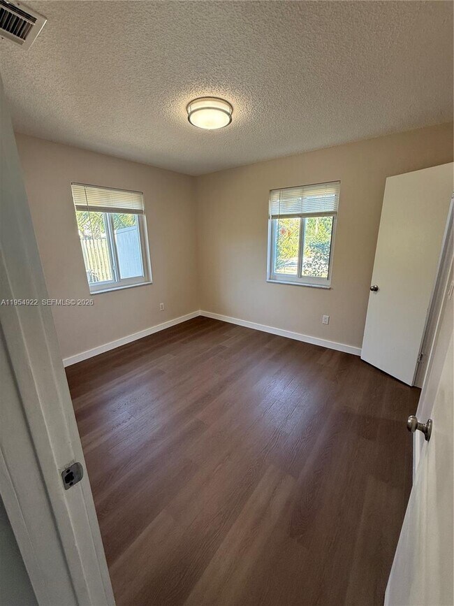 Building Photo - 3978 Nokomis Ave