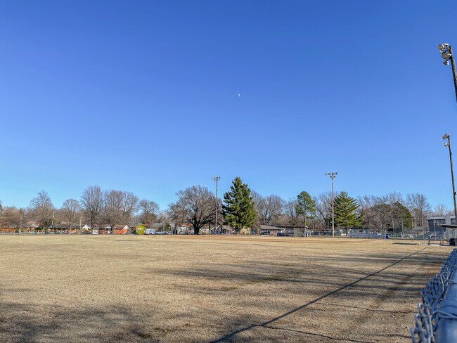 Building Photo - Unfurnished 2/1 Duplex in Rogers