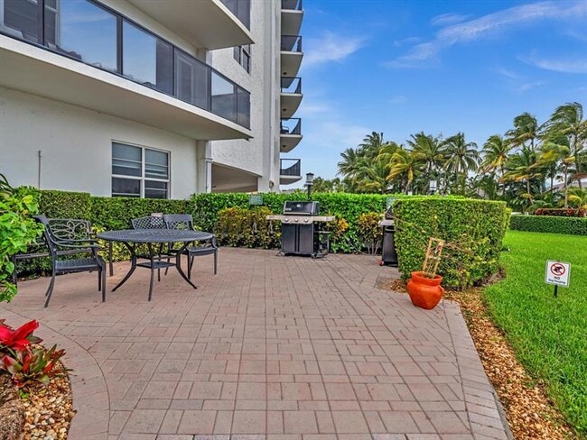 Building Photo - 5100 Dupont Blvd