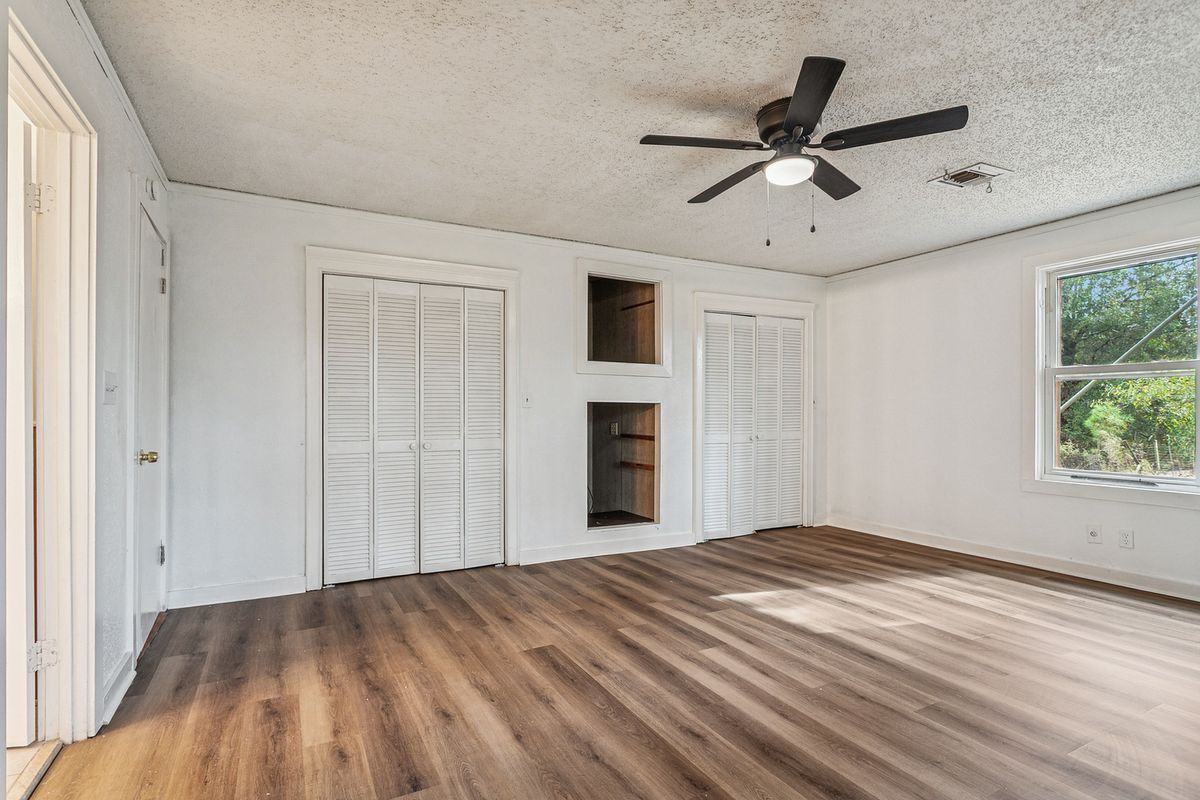 Building Photo - 67425 Salt Lick Ln