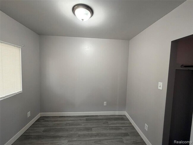 Building Photo - 6324 Montrose St