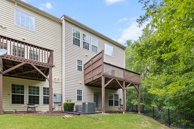 Building Photo - 8611 Macedonia Lake Dr