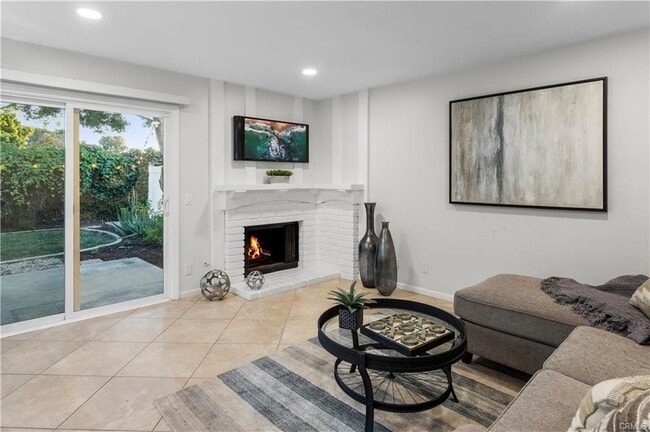 Building Photo - 27 Bluecoat