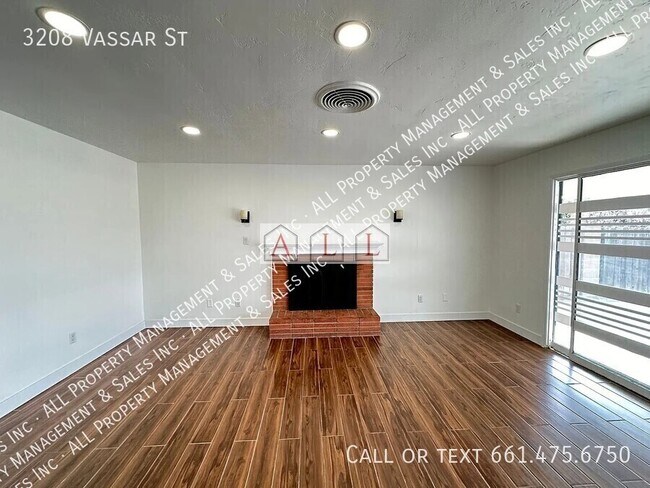 Building Photo - 3208 Vassar St